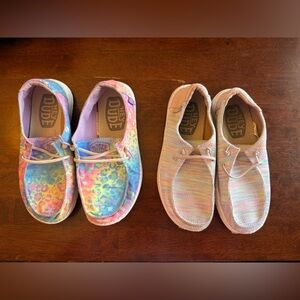 HEY DUDE! Girls bundle 2 sneakers WY CAT/ WY SOX sz Y3 L4 ✨